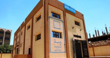 قرية البحيرة بأسوان تقطف ثمار التنمية.. تواصل تنفيذ مشروعات حياة كريمة.. بدء التشغيل التجريبى لمحطة رفع البحيرة للصرف الصحى وملعب قانوني ومغذيات حديثة ولوحة توزيع كهرباء.. وتركيب 7600 عمود جهد منخفض