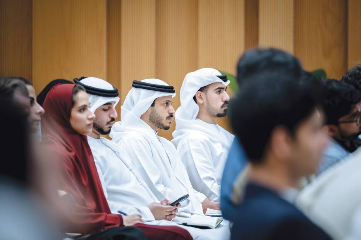«أنور قرقاش الدبلوماسية» تعلن فتح باب التقديم لبرامج ماجستير الآداب