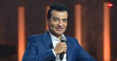إيهاب توفيق يحتفل بعيد ميلاد زوجته وتخرج أبنائه