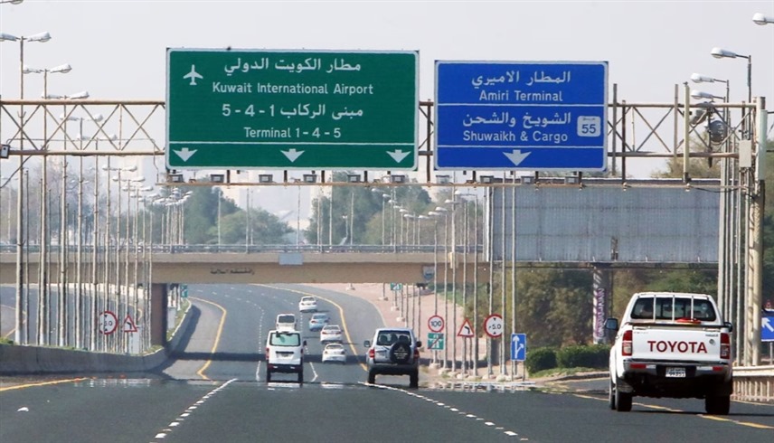 مطار الكويت الدولي يتعرض لهجوم بطائرات مسيّرة