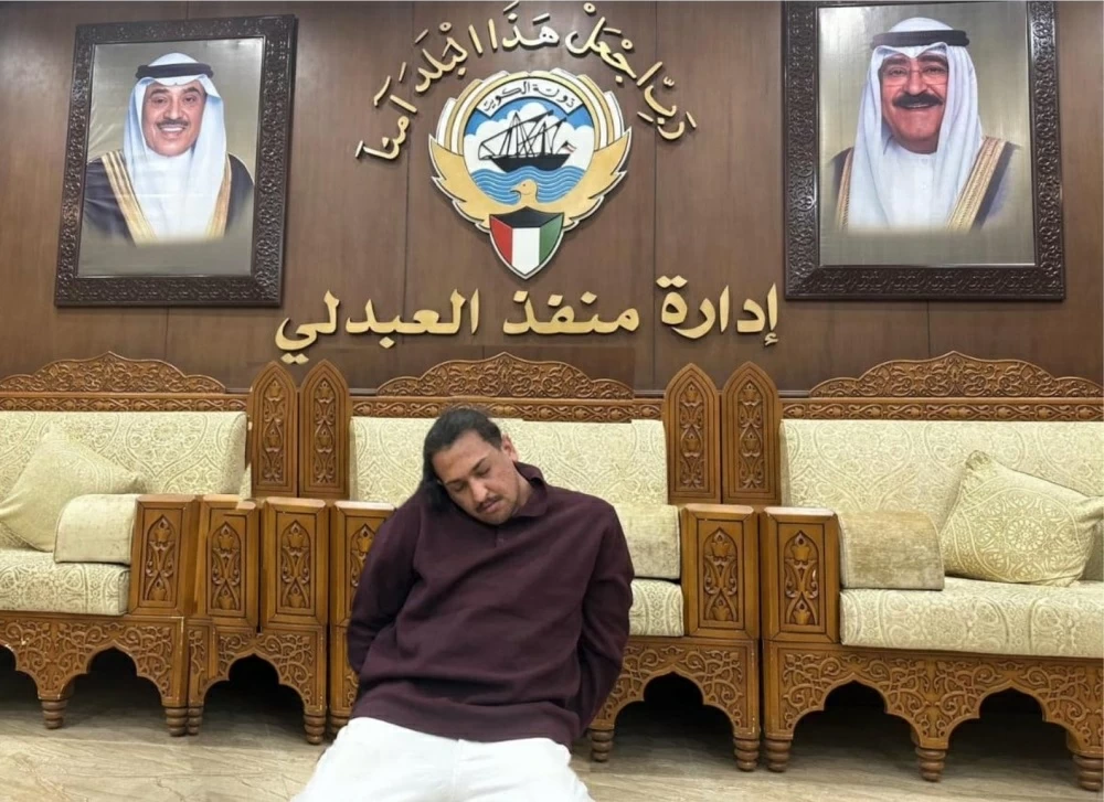 بسبب تغريدة.. حبس سلمان الخالدي 5 سنوات وإبعاده نهائياً عن الكويت