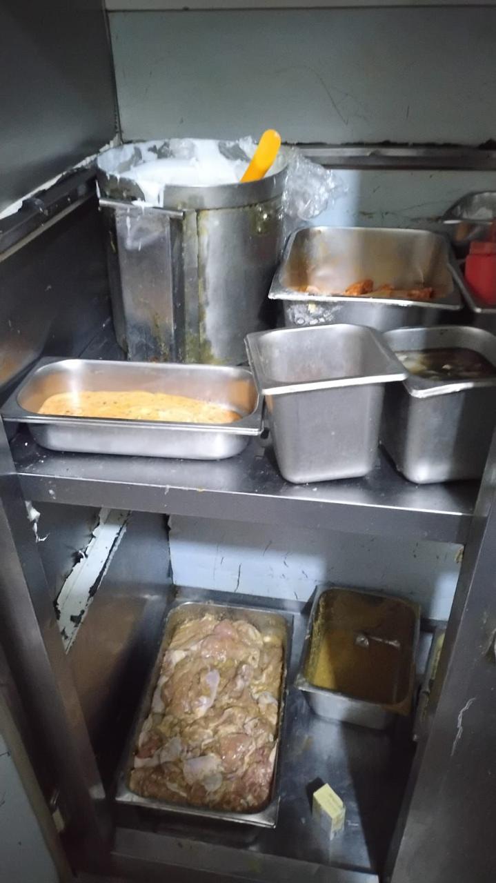 267 جولة رقابية نفذتها كوادر مؤسسة الغذاء والدواء أمس