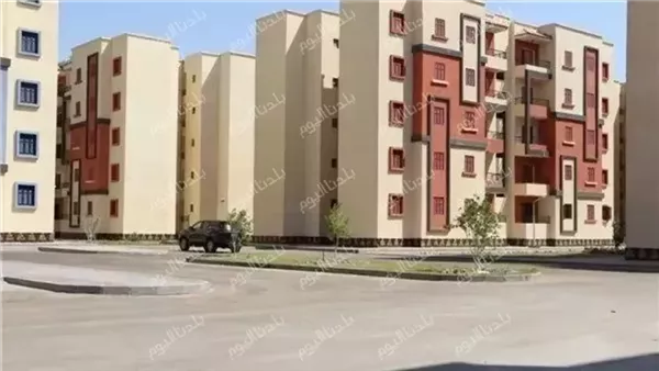 سحب الشقق المغلقة بالإسكان الاجتماعي يثير الجدل بين مؤيد لضرب السماسرة ومعارض يطالب بالخدمات