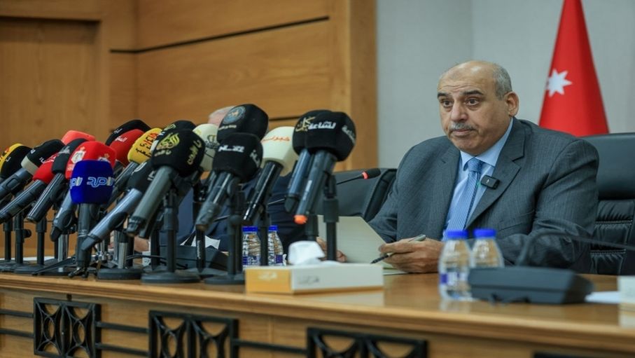 القاضي يهنئ العمال ويؤكد اعتزاز مجلس النواب بدورهم في بناء الوطن