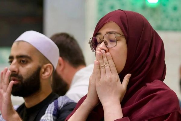 في رحاب المسجد الحرام.. ضيوف الرحمن يودّعون أيام الحج بالطواف والدعاء