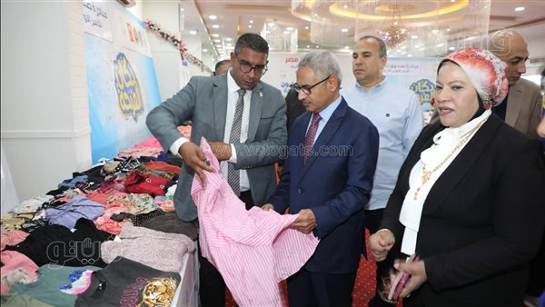 "دكان الفرحة" يدعم الأسر الأولى بالرعاية في بني سويف والمحافظ يوجه بالتوسع في المبادرة (صور)