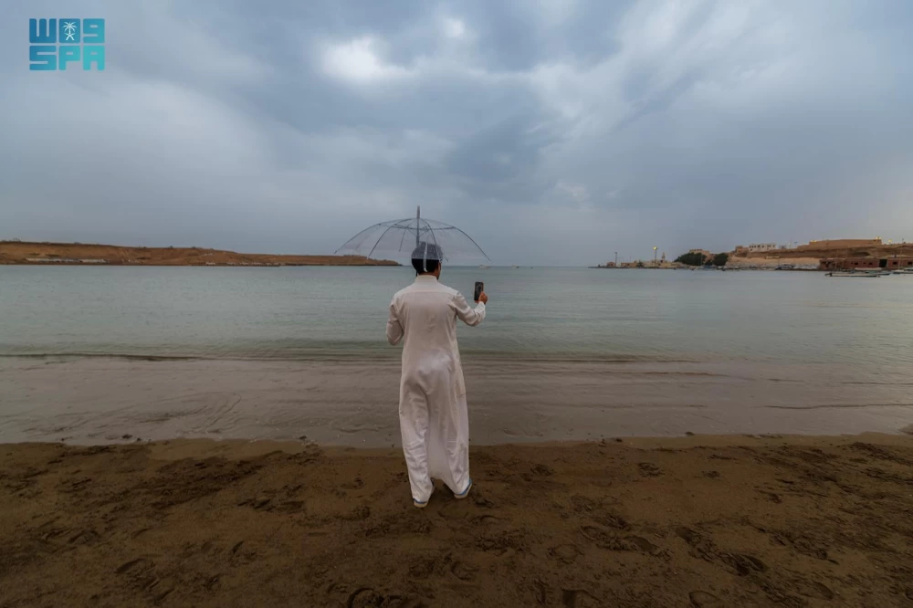 رياح وغبار في مكة والجموم اليوم.. أمطار في جازان والمدينة وتنبيهات في حائل