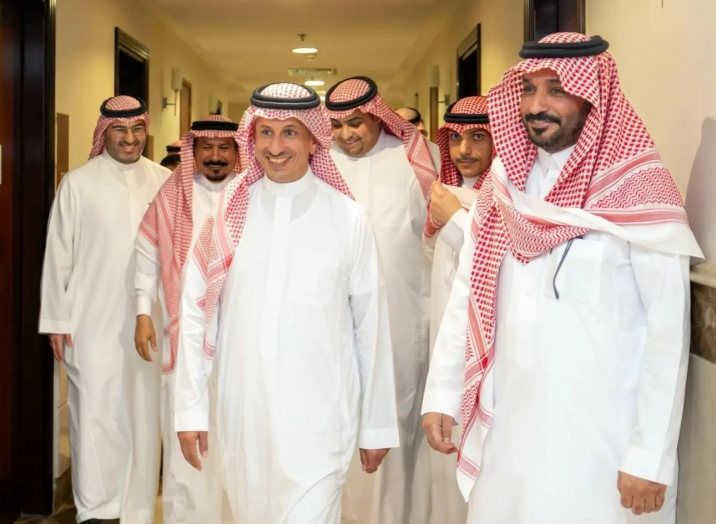وزير السياحة يتفقد جاهزية مرافق الضيافة والنُّزل المؤقتة المخصّصة لإسكان الحجاج في مكة المكرمة