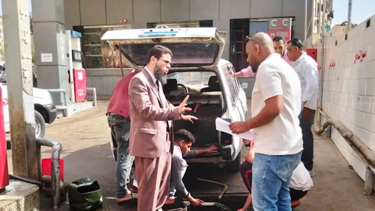 ضبط سيارة محولة لخزانات تهريب سولار في أسوان أثناء حملة تموينية