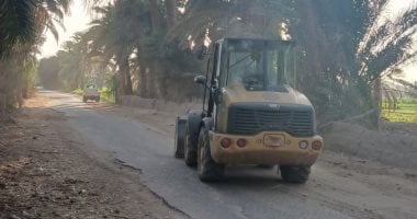 رفع كفاءة طريق أبو غلاب الغنيمية بأسوان ووضع أعمدة إنارة لمنع الحوادث
