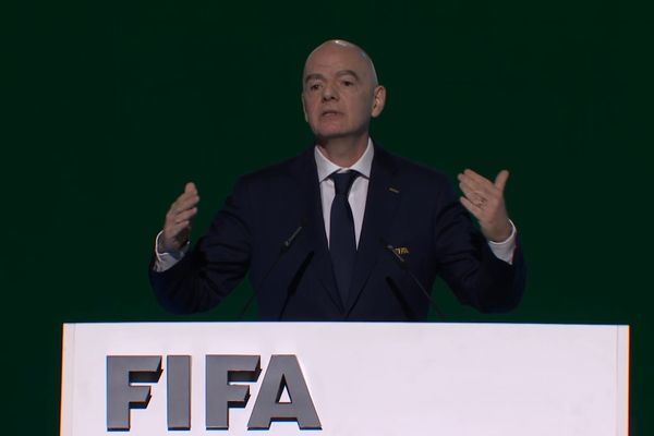 رئيس الفيفا: إيران ستشارك في كأس العالم وستلعب في أمريكا