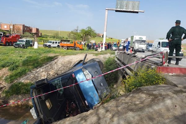 انقلاب حافلة نقل بسطيف يُسفر عن إصابة 37 شخصا بجروح