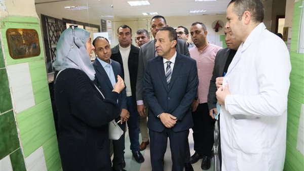 محافظ المنوفية يفاجئ مجمع عيادات أبو بكر الصديق للتأمين الصحي