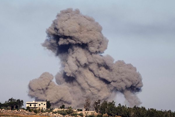 مقتل 8 أشخاص وإصابة 20 آخرين في غارات إسرائيلية على جنوب لبنان