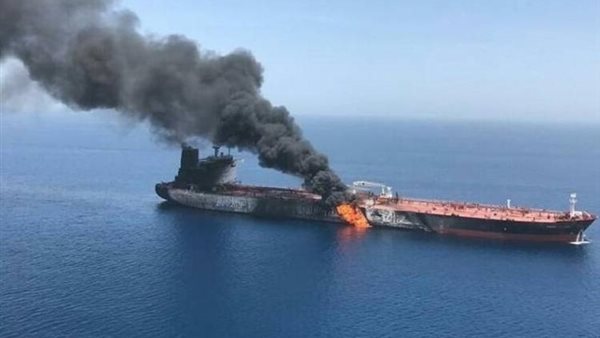 رويترز: تعرض ناقلة نفط لانفجار قرب ميناء خور الزبير بالعراق