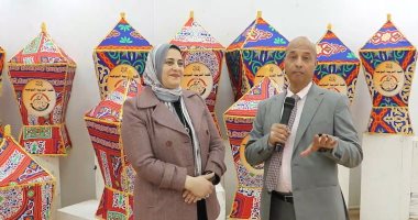 طلاب وطالبات يزينون كليات جامعة كفر الشيخ بالفوانيس