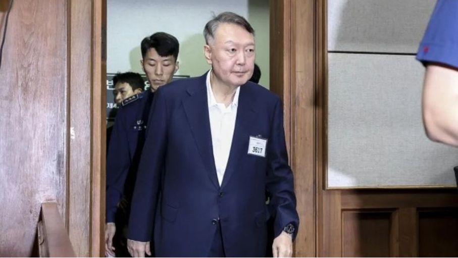 رئيس كوريا الجنوبية السابق يعلق على الحكم بسجنه مدى الحياة...