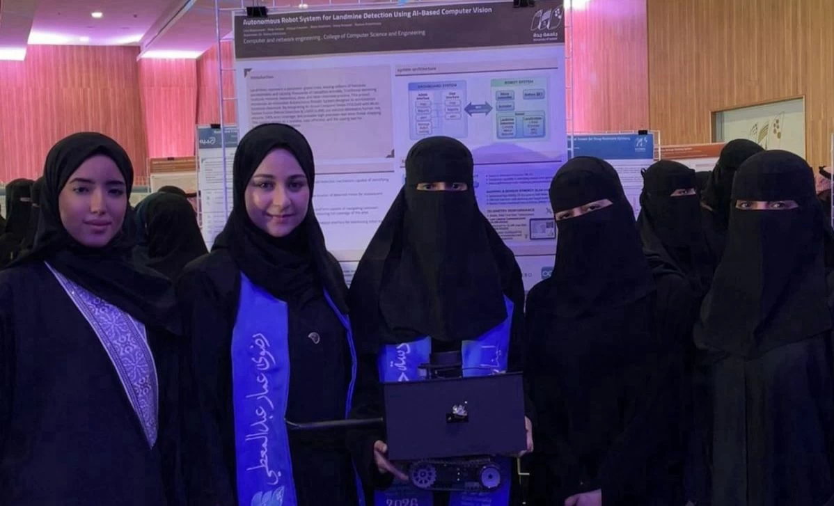 مهندسات الحاسب والشبكات بجامعة جدة يحصدن المركز الأول في ملتقى الابتكار 2026