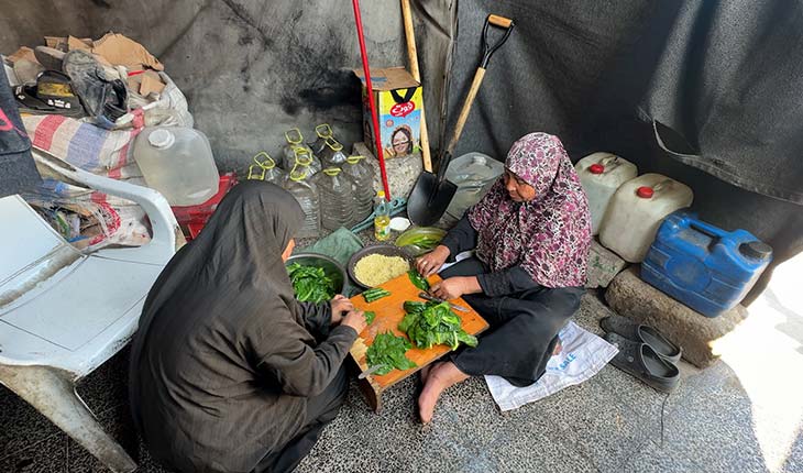 غربة الجدران… غزة التي ما تزال تسكن المطابخ والحمّامات والمرافق العامة