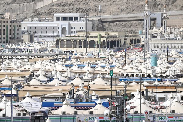 استقرار ضيوف الرحمن في "منى".. وتصعيد استثنائي لمشعر "عرفات" وسط منظومة متكاملة
