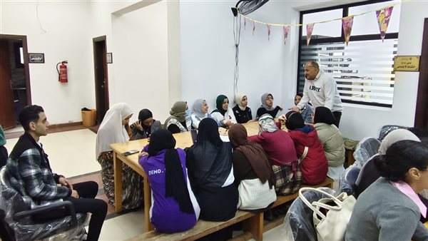 دورة تدريبية لصقل المهارات الكشفية لجوالي ومرشدات جامعة دمنهور (صور)