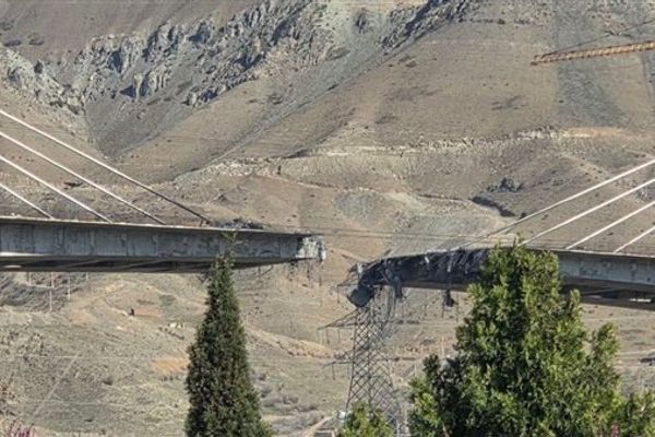 عاجل.. وسائل إعلام إيرانية رسمية: مقتل 8 أشخاص وإصابة 95 آخرين فى هجوم جسر كرج