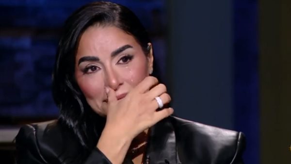 جوري بكر تنهار بالبكاء على الهواء بعد رسالة مفاجئة من والدتها (فيديو)