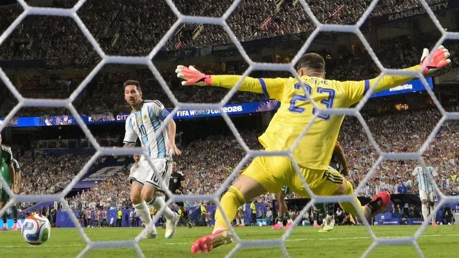 ميسي ومبابي وهالاند... ثلاثي يفرض نفسه في جولة المونديال الأولى