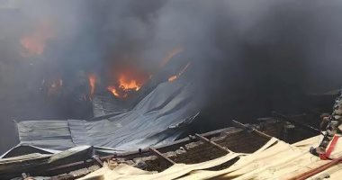 الدفع بـ7 سيارات إطفاء للسيطرة على حريق بمصنع لب الورق بإدفو