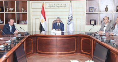 محافظ بنى سويف يشدد على التنسيق مع المزارعين لتعظيم توريد القمح وتقليل الفاقد
