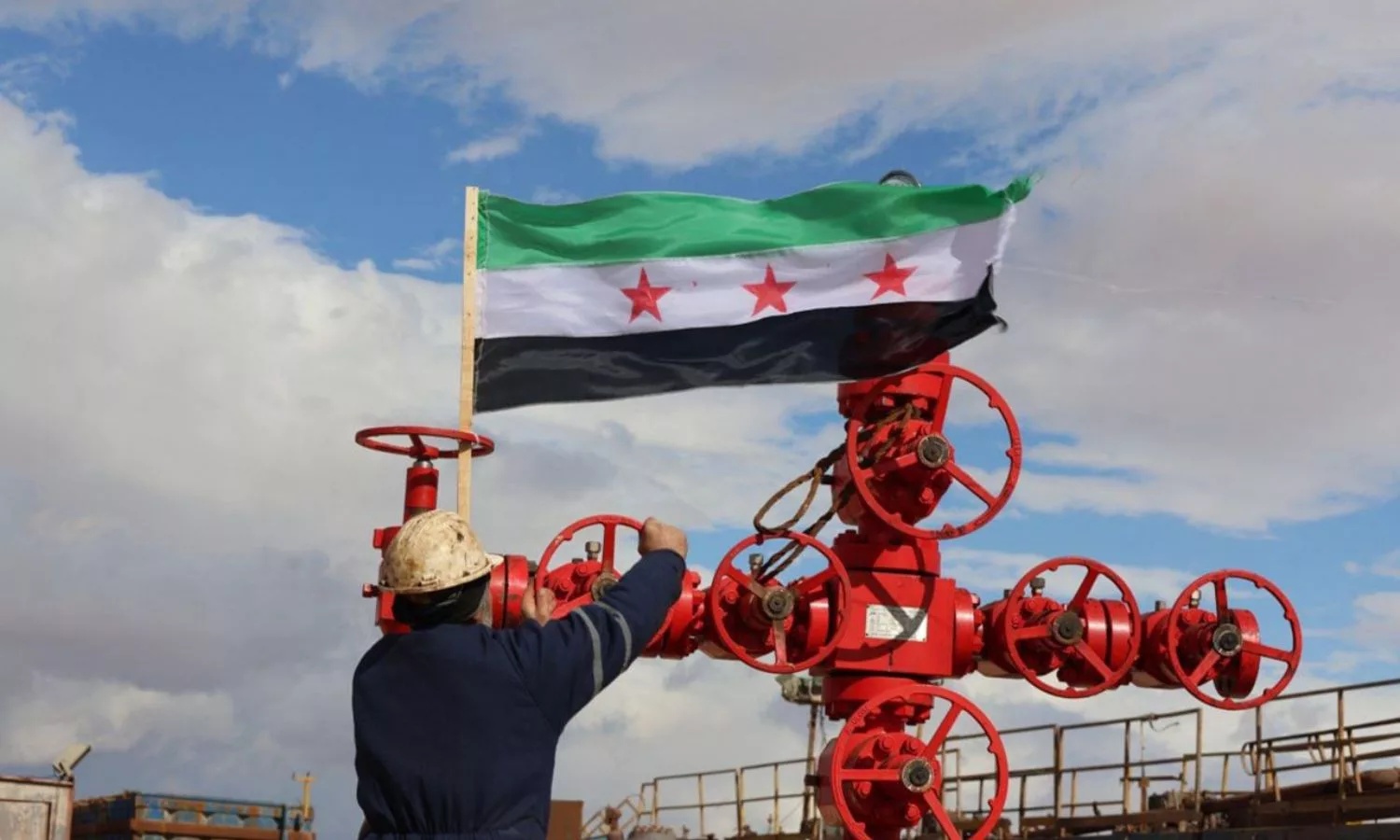 لبنان يقترب من استجرار الغاز والكهرباء عبر سوريا.. واتفاق مرتقب خلال أسابيع