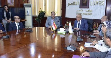 مشروعات طماطم ومجمعات صناعية.. محافظ الأقصر يناقش المشروعات مع رئيس هيئة تنمية الصعيد