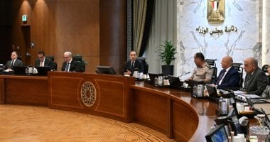رئيس الوزراء يوجه بضرورة التزام جميع الوزارات بإجراءات الترشيد الحكومى