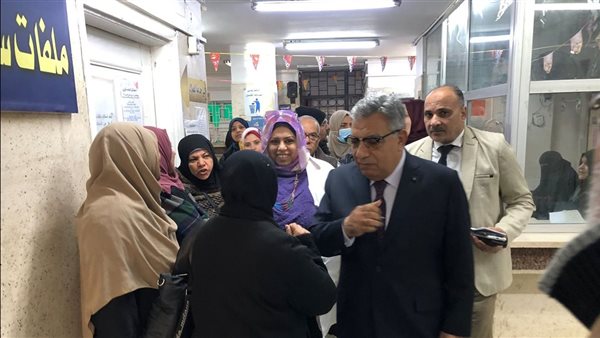 محافظ الدقهلية يفاجئ عيادة تأمين صحي "جديلة" ويوجه بحسن استقبال المرضى وتلبية احتياجاتهم