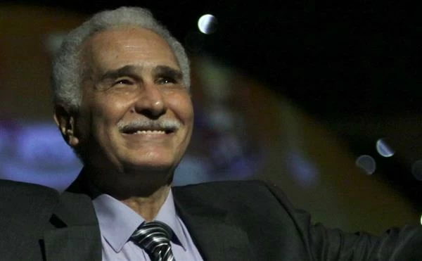 أكد تحسن حالته الصحية.. نجل عبد الرحمن أبو زهرة: والدي يتنفس بشكل طبيعي حالياً