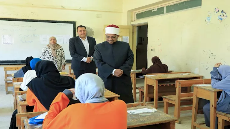 أمين "البحوث الإسلامية" يتابع امتحان الرياضة لطلاب العلمي بالثانوية ال
