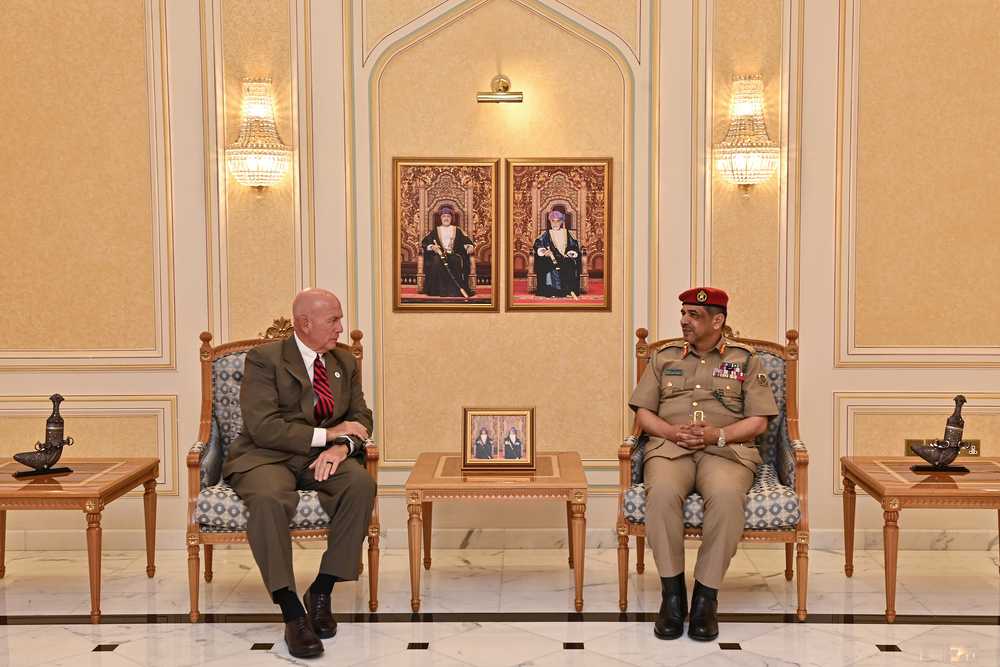 رئيسُ أكاديميّة الدّراسات الاستراتيجيّة والدفاعيّة يستقبلُ وفد جامعة الدفاع الوطني الأمريكية