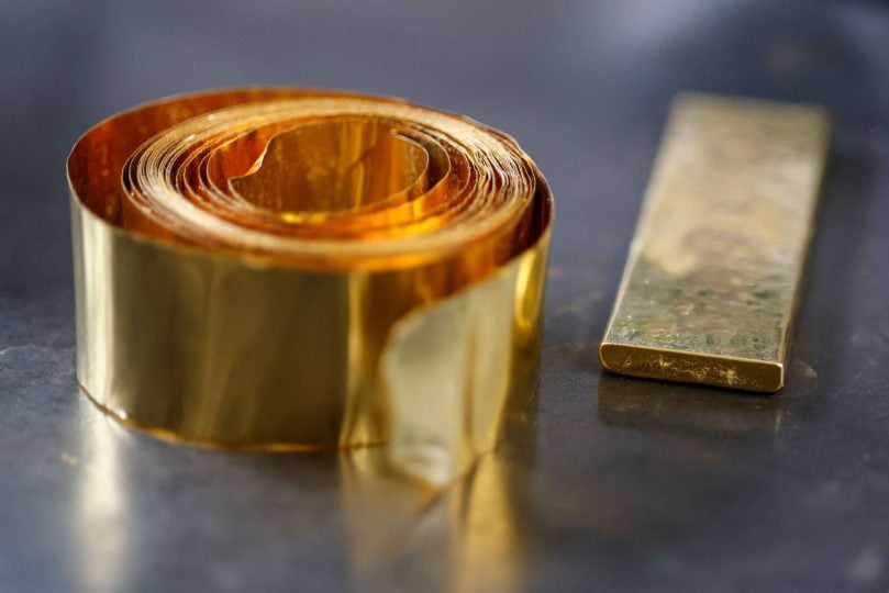 الذهب يرتفع مع استمرار الغموض بشأن رسوم ترامب الجمركية