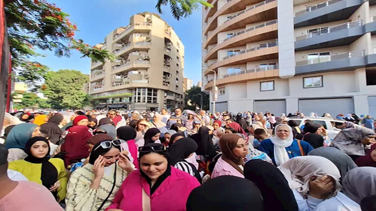 بعد انتهاء الامتحان.. ننشر نموذج إجابة اللغة الإنجليزية لطلاب الثانوية