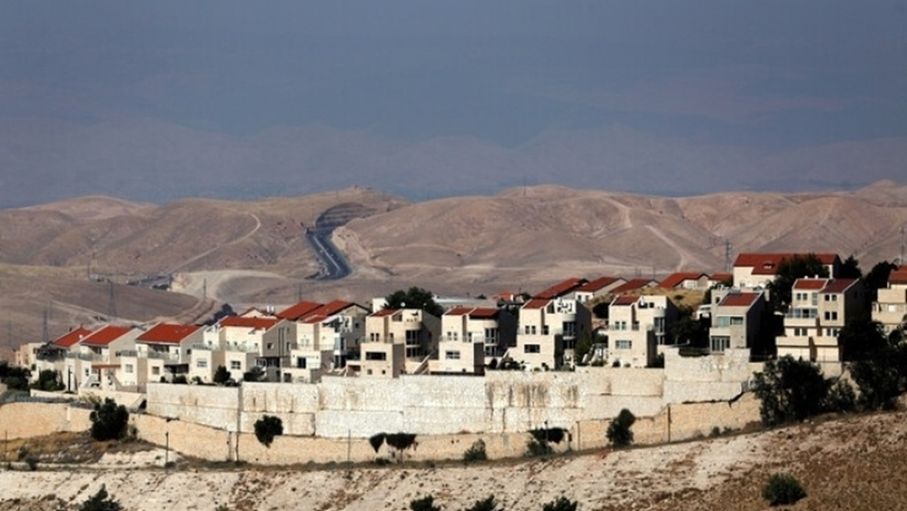 الرئاسة الفلسطينية وحماس تدينان قرار إسرائيل تحويل أراضي الضفة إلى “أملاك دولة”