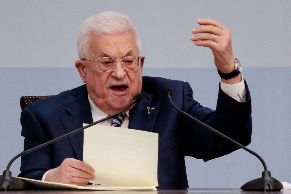 “فتح” تجدد انتخاب عباس رئيسا لها