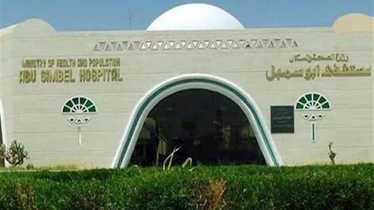 تصادم أتوبيسين على طريق أبوسمبل الدولى جنوب أسوان