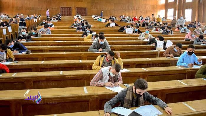 محظورات داخل لجان امتحانات الفصل الدراسي الثاني بجامعة القاهرة