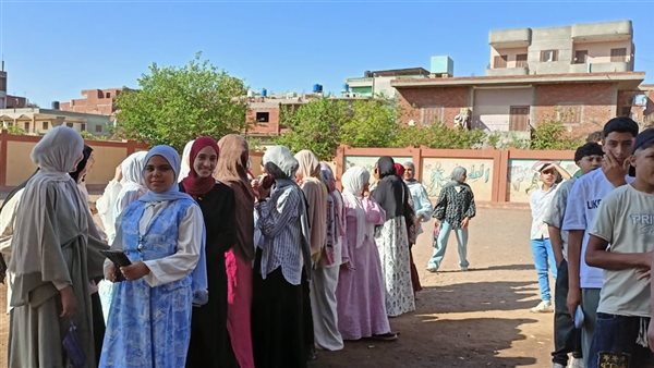 انتظام طلاب الشهادة الإعدادية في 599 لجنة امتحانات بالدقهلية (صور)