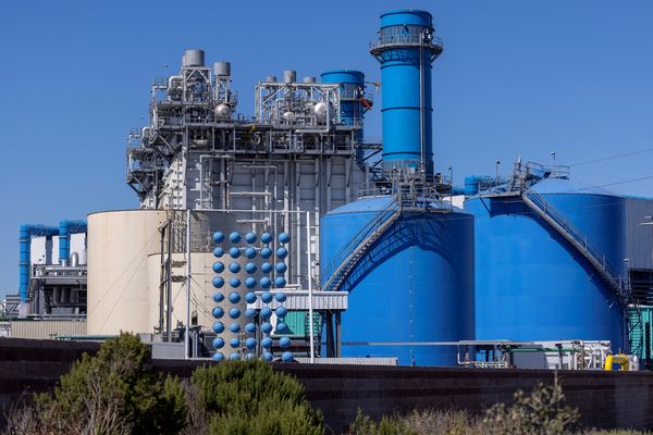 العقود الأمريكية للغاز الطبيعي تقفز 6% متأثرة بتعطل حركة إمدادات الطاقة