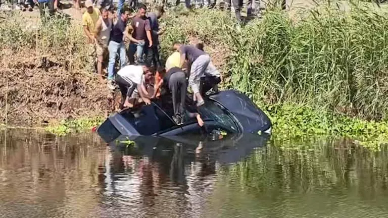 زوجان و4 أبناء وشقيق الأب.. أسماء ضحايا حادث ترعة المريوطية بالجيزة