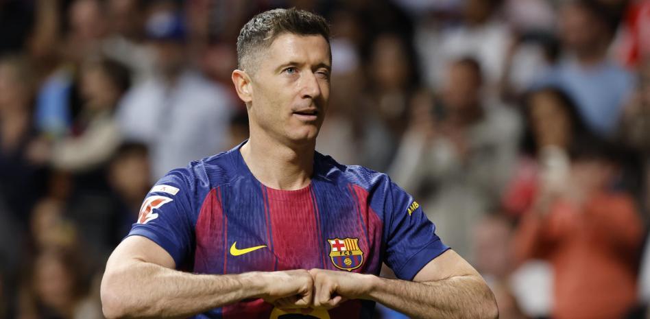 ليفاندوفسكي يُحسم مستقبله مع برشلونة وينفي الانتقال إلى الدوري السعودي