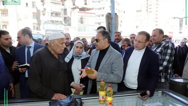 محافظ الشرقية يتفقد معرض "أهلًا رمضان" بميدان المحطة بالزقازيق