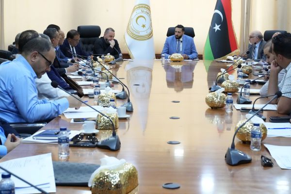 «الاقتصاد» واتحاد الصناعات يبحثان ملف الأمن الغذائي