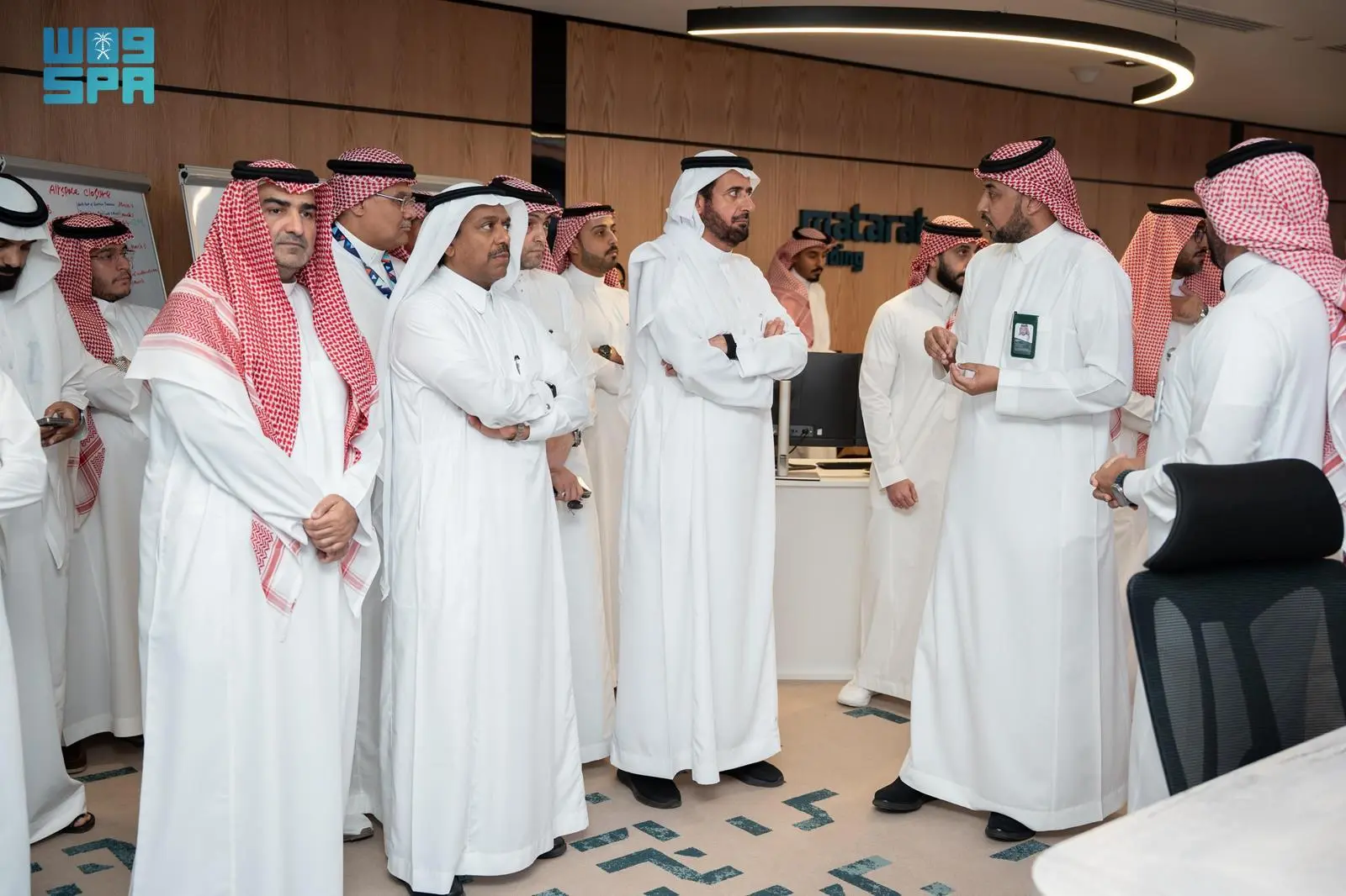 وزير الحج والعمرة يتفقد خدمات الوزارة لاستقبال ضيوف الرحمن بمطار الملك عبدالعزيز
